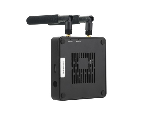 Ugoos AM9 с Bluetooth пультом Ugoos AM9 с Bluetooth пультом